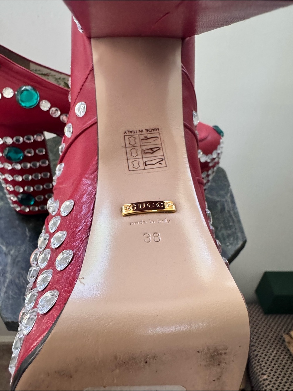 Gucci Red Platform shoes with Emerald Accents - Picture 6 of 8